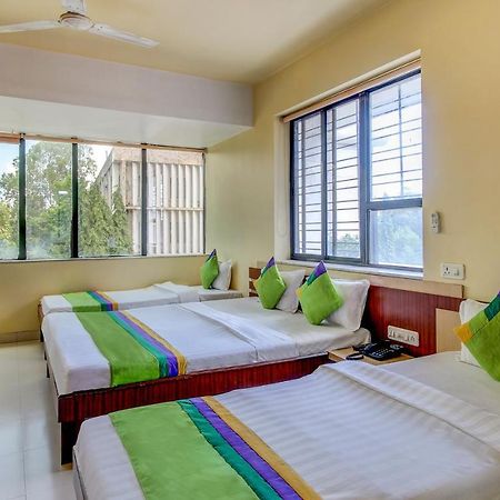 Treebo Trip Samrat Nashik Ngoại thất bức ảnh