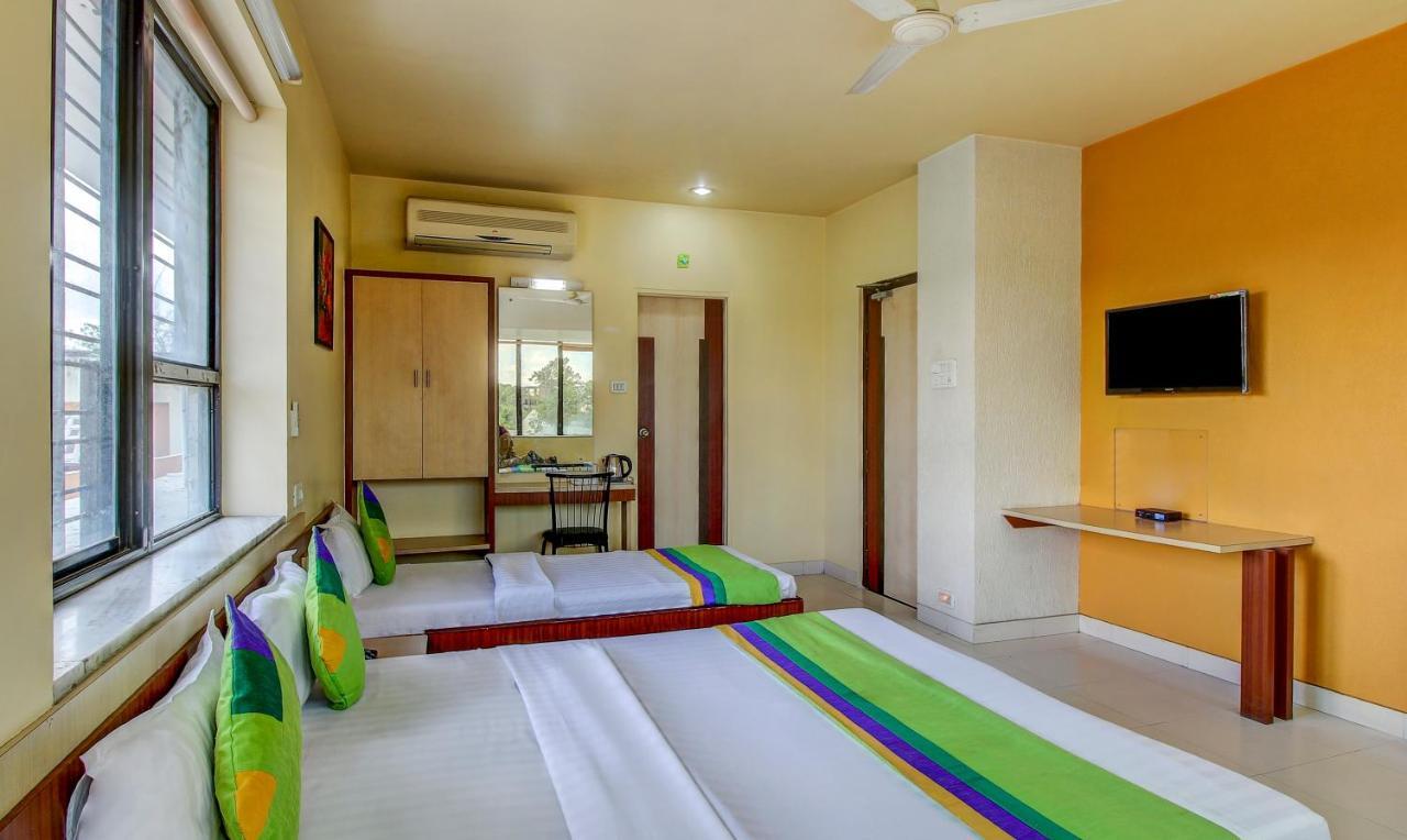 Treebo Trip Samrat Nashik Ngoại thất bức ảnh